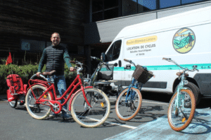 Jérôme ouvre Roulez JEUnesse près de Caen, location et vente de vélos.